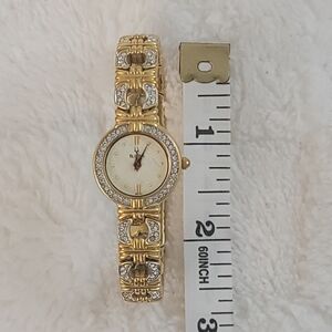 Women's Vintage Bulova Gold Tone + Crystal Accent Watch (98T64) *NEEDS BATTERY